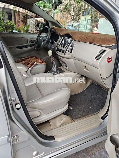 Toyota Innova E 2014 Số sàn Bạc