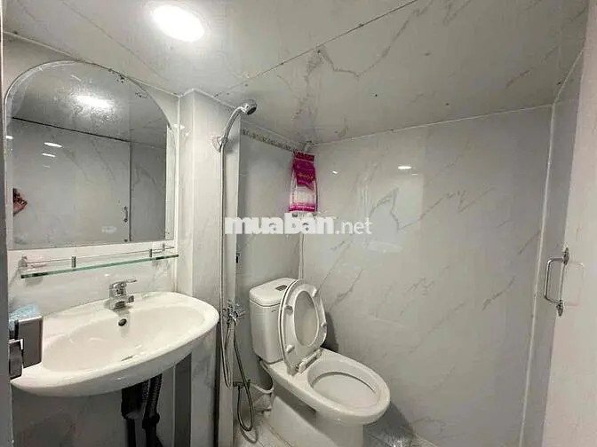DUPLEX SINH VIÊN CỬA SỔ TRỜI ĐI BỘ ĐG SGU CÁCH UEH 700M TẠI QUẬN 6