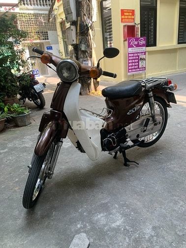 Cầnbans xe cup 50cc liên doanh Đài Loan màu nâu