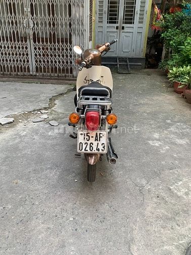 Cầnbans xe cup 50cc liên doanh Đài Loan màu nâu