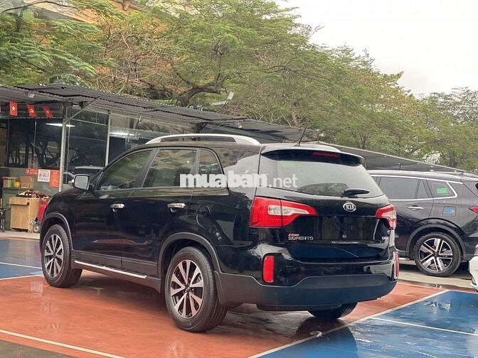 Kia Sorento 2016 Dầu Tự động Đen 12 vạn km