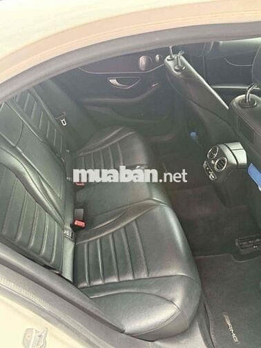 Mercedes C300 AMG Facelift 2019 Trắng Tự động