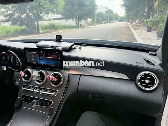 Mercedes C300 AMG Facelift 2019 Trắng Tự động