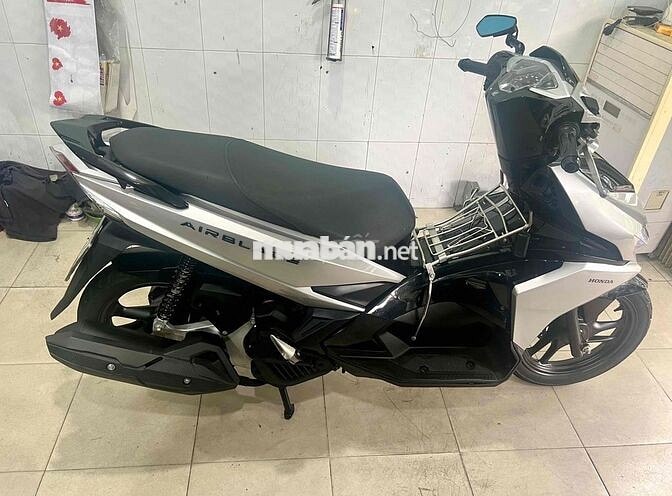 Air Blade 2018 khóa smk. Bạc, đen đẹp tuyệt vời !