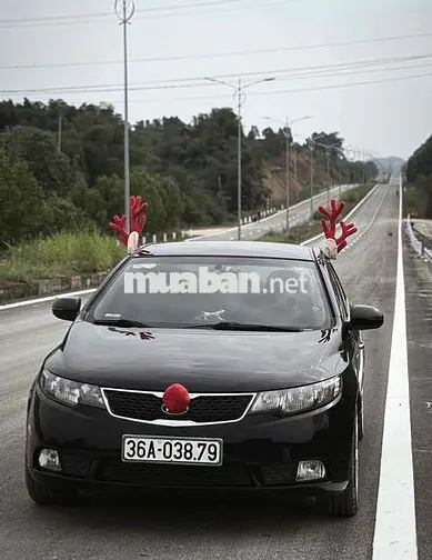 Cần tiền trả nợ nên bán Kia Forte 2012 MT