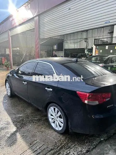Cần tiền trả nợ nên bán Kia Forte 2012 MT