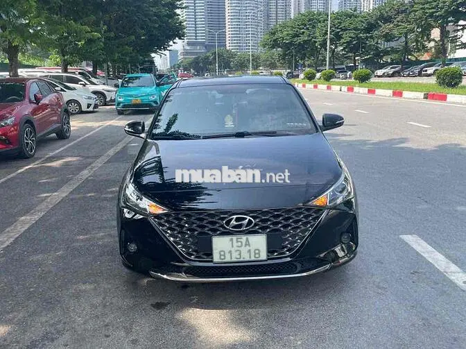 Hyundai Accent Số tự động màu Đen