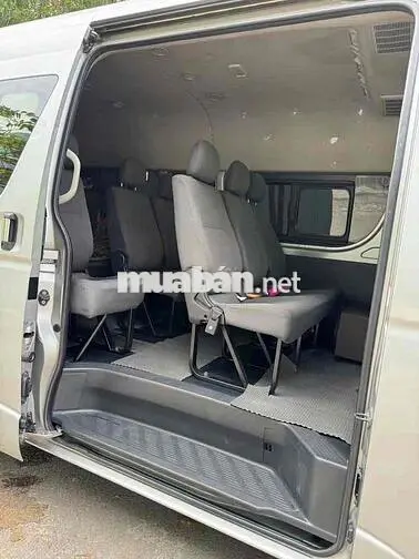 Toyota Hiace 2018 Dầu 100k km Bạc