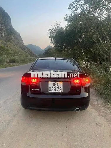 Cần tiền trả nợ nên bán Kia Forte 2012 MT
