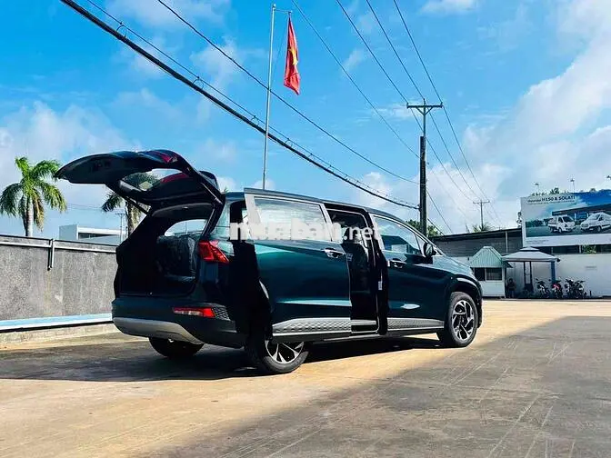 Custin CC Xanh lục bảo