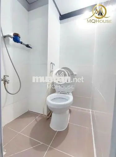 Phòng trọ gác cao giá tốt sát trường Đại Học Tài Nguyên Và Môi Trường 
