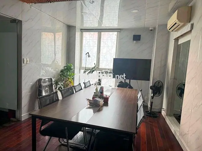 CHO THUÊ VĂN PHÒNG QUẬN 10 - DIỆN TÍCH HƠN 100M2 - FULL NỘI THẤT