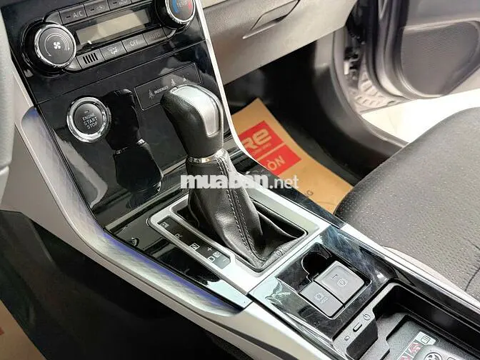 Toyota Veloz Top 2024 Bạc tím 60.255 km
