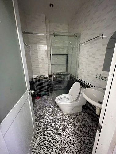 Cho thuê nhà nguyên căn mặt tiền Lê Quang Định, Bình Thạnh 120m2, 3lầu