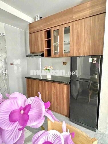 Căn hộ full nội thất ngay Ngã Tư Hàng Xanh gần FTU, UEF, HIU, GTVT