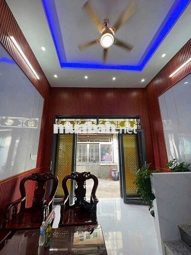 NHÀ ĐẸP 4 X13 GÁC LỬNG ĐƯỜNG THỚI HÒA VLA