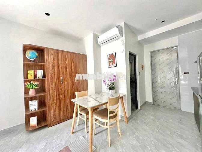 Căn hộ full nội thất ngay Ngã Tư Hàng Xanh gần FTU, UEF, HIU, GTVT
