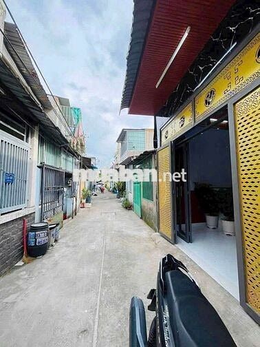 NHÀ ĐẸP 4 X13 GÁC LỬNG ĐƯỜNG THỚI HÒA VLA