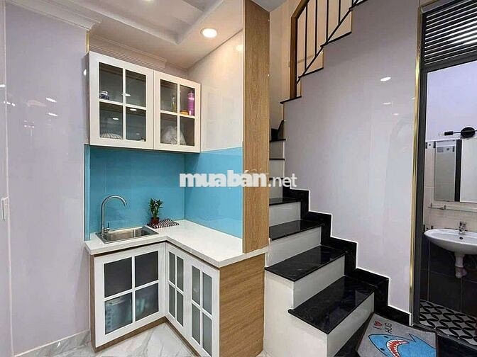 nhà nc mới ken full nội thất xịn tr 2 lầu st 2pn 3vs ph.Văn trị QBT