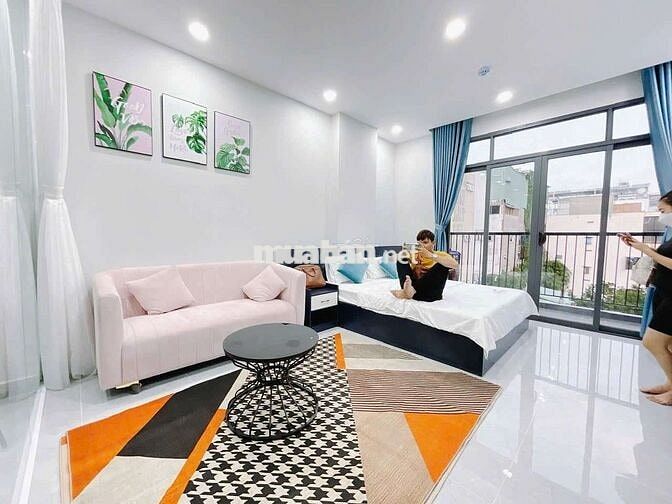 Căn hộ ban công 45m2, Full nội thất, đường Lý Chính Thắng Quận 3
