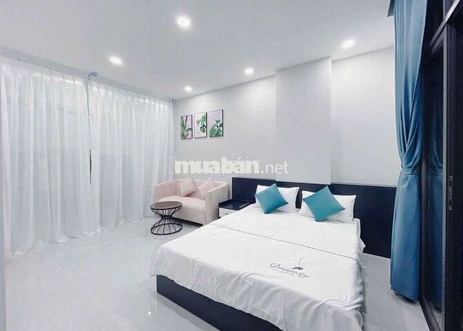 Căn hộ ban công 45m2, Full nội thất, đường Lý Chính Thắng Quận 3