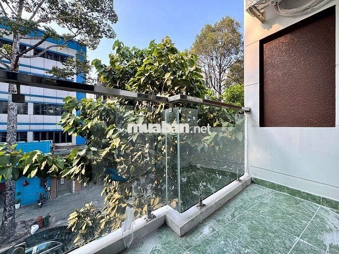 Cho thuê căn hộ Studio ban công 35m2, Full nt, máy giặt riêng, Quận 1