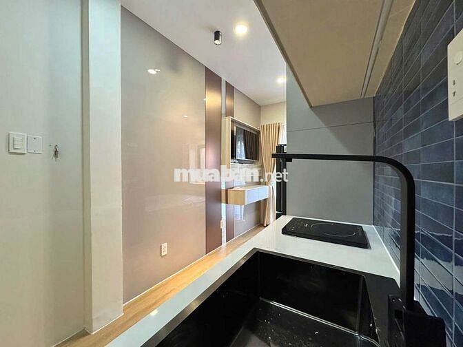 Cho thuê căn hộ Studio ban công 35m2, Full nt, máy giặt riêng, Quận 1