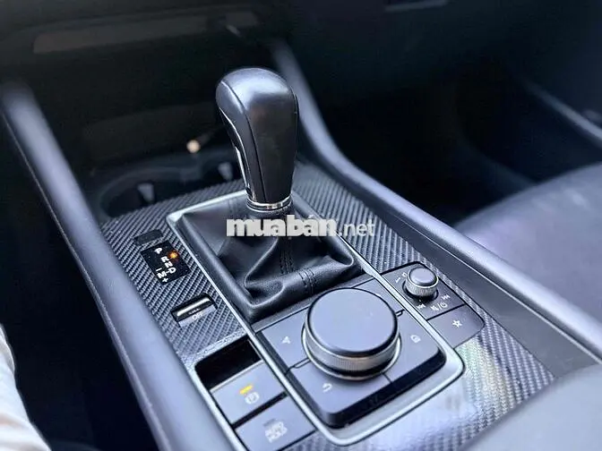Mazda Mazda 3 Luxury 2023. chất xe còn rất mới