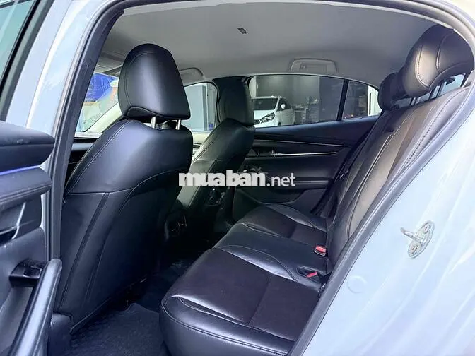 Mazda Mazda 3 Luxury 2023. chất xe còn rất mới