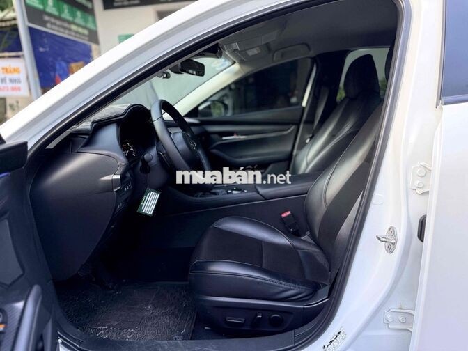 Mazda Mazda 3 Luxury 2023. chất xe còn rất mới