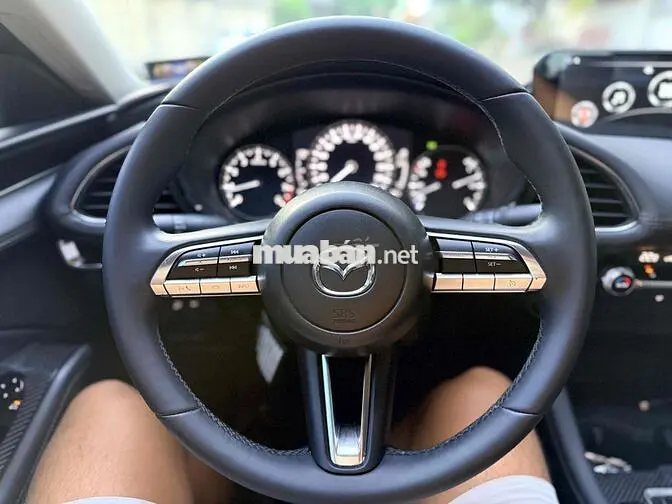 Mazda Mazda 3 Luxury 2023. chất xe còn rất mới