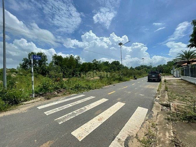 CẦN BÁN LÔ ĐẤT BIỆT THỰ 23m × 30m, góc 2 Mặt tiền TÔ THỊ KHỐI