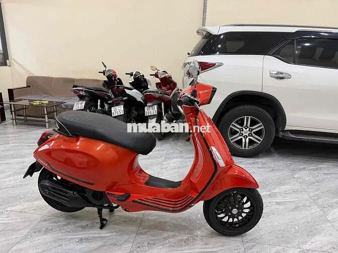 Piaggio Vespa ABS 7000 km Đỏ