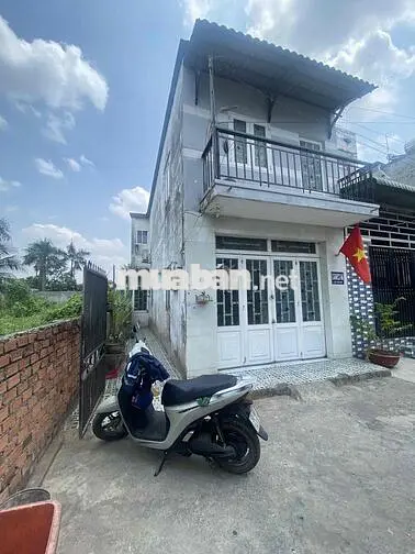 cho thuê nhà 1 trệt 1 lửng 4x8. hẻm ô tô