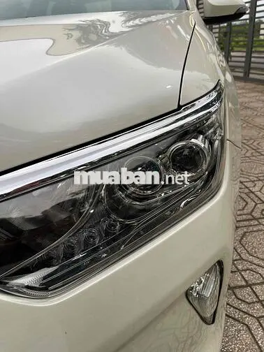 Toyota Camry 2.0E 2018 Trắng
