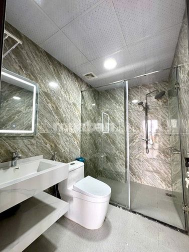 🏡Hiếm, Chỉ 6 tỉ, Nhà mới 5 tầng, Ô tô đỗ cổng - Trung Tâm Long Biên