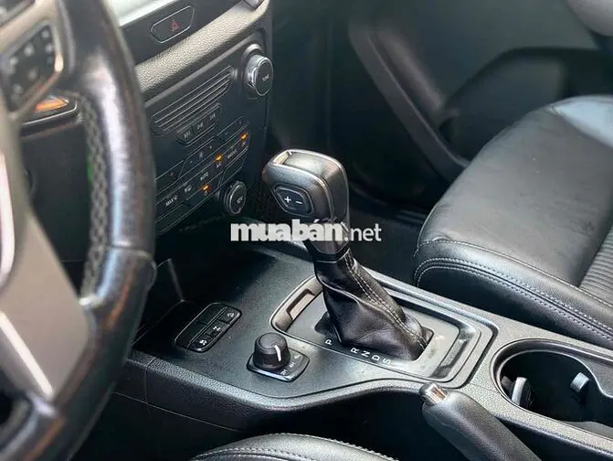 Ford Ranger XLT Limited 4x4 10AT xe 2021 xuất VAT