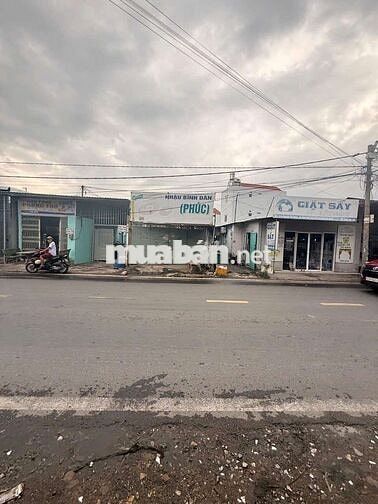 BÁN ĐẤT MẶT NGUYỄN THỊ NGÂU. SÁT ĐỖ  VĂN DẬY 