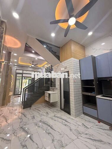 Bán  Nhà 4x19m . 1lầu. 3pn. Sân  xe hơi. Bán ủy quyền 