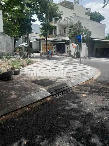 ĐẤT LÔ GÓC KINH DOANH. DT 6,8 X 18 M. MẶT TIỀN KINH DOANH.  SH
