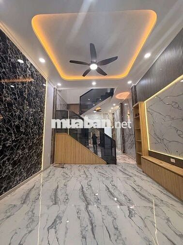 Bán  Nhà 4x19m . 1lầu. 3pn. Sân  xe hơi. Bán ủy quyền 