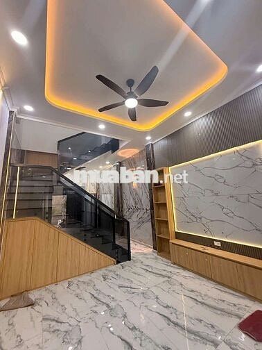 Bán  Nhà 4x19m . 1lầu. 3pn. Sân  xe hơi. Bán ủy quyền 