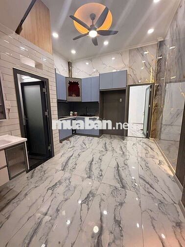 Bán  Nhà 4x19m . 1lầu. 3pn. Sân  xe hơi. Bán ủy quyền 