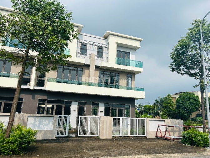GIỎ HÀNG CĂN GÓC MẶT ĐƯỜNG 26M CENTA CITY - GIÁ 12,617 TỶ