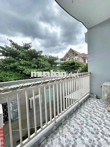 Chính chủ bán nhà hẻm 861, hẻm thẳng, gần Đền Đức Quan Thánh
