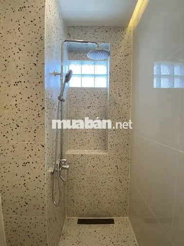 PHÒNG MỚI CÓ MÁY LẠNH, MÁY GIẶT SẤY RIÊNG GẦN NGÃ TƯ HÀNG XANH