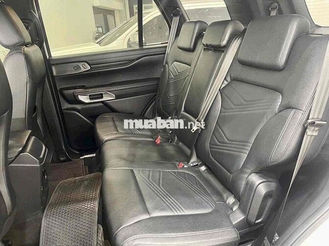 Ford Everest Titanium 2022 1 Cầu Trắng