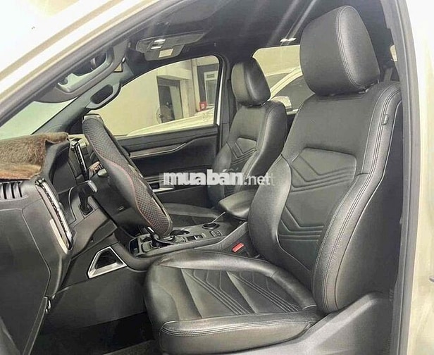 Ford Everest Titanium 2022 1 Cầu Trắng