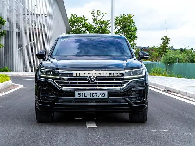 Volkswagen Touareg Luxury 2023 Đen 36.000km