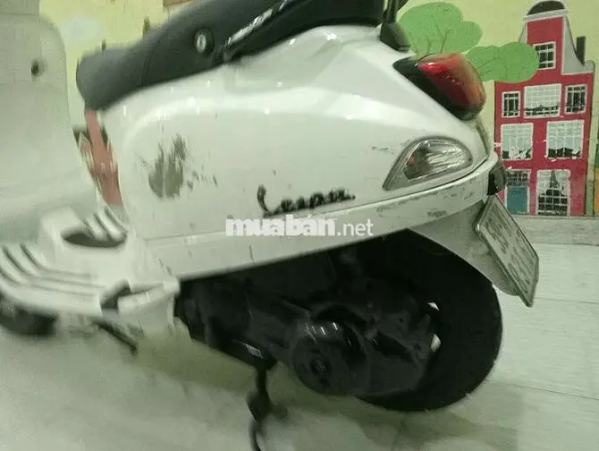 Piaggio Vespa Trắng Xăng điện tử
